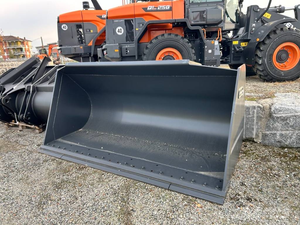 Develon DL 420 CVT-7 Tekerlekli yükleyiciler