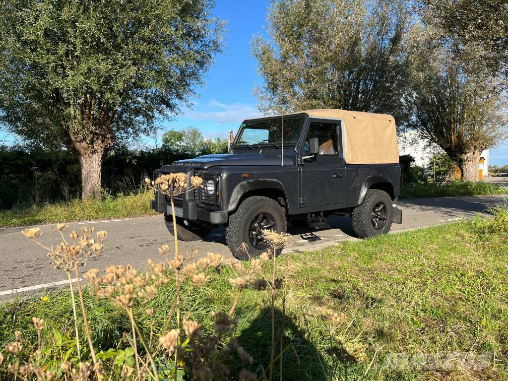 Land Rover Defender 90 iconic soft top year 2013 Voiture
