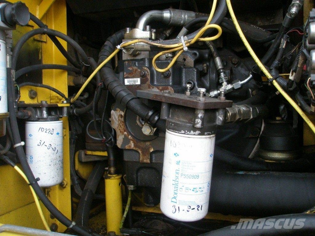 Komatsu PW140-7 Mobilbagger