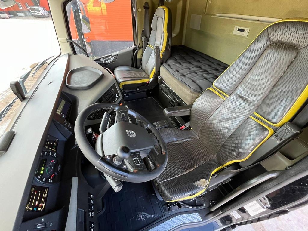 Volvo FH 16 750 8x4 GCW 90 ton / DOLLY / RETARDER Vlačilci