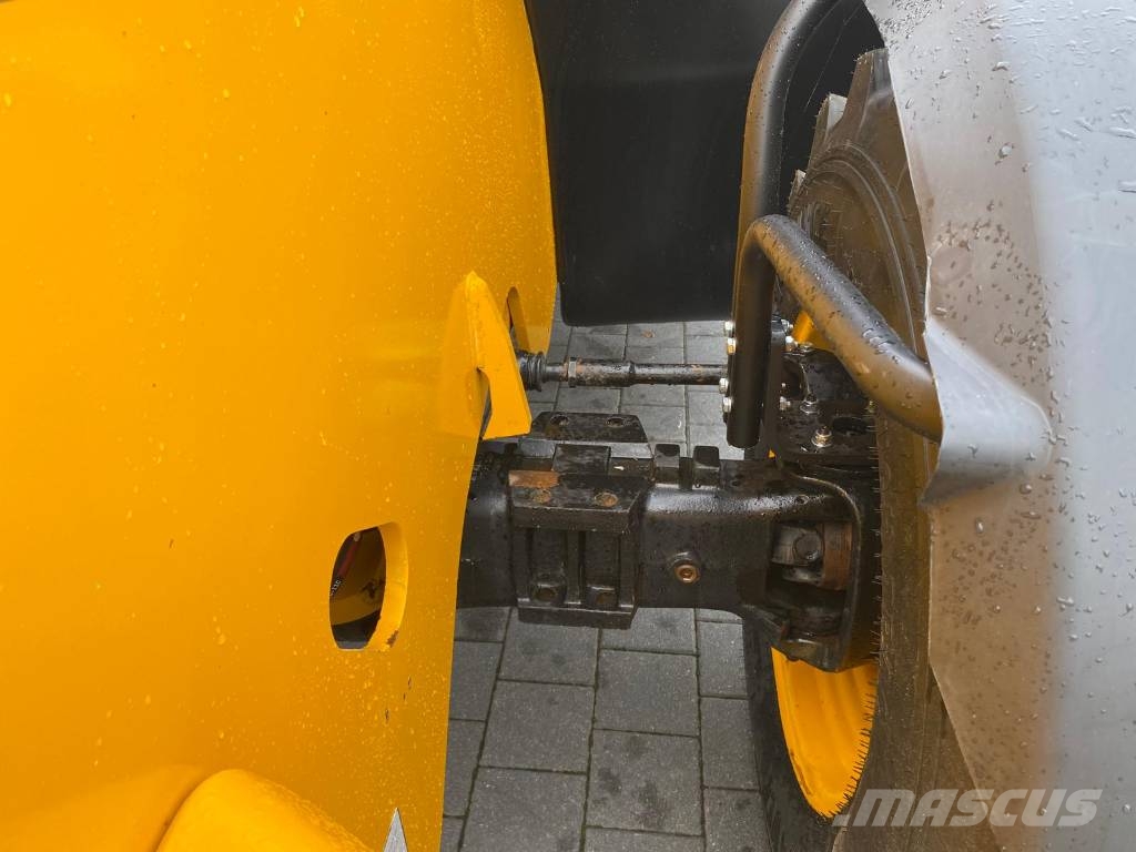 JCB 540-140 Teleskopiskie manipulatori