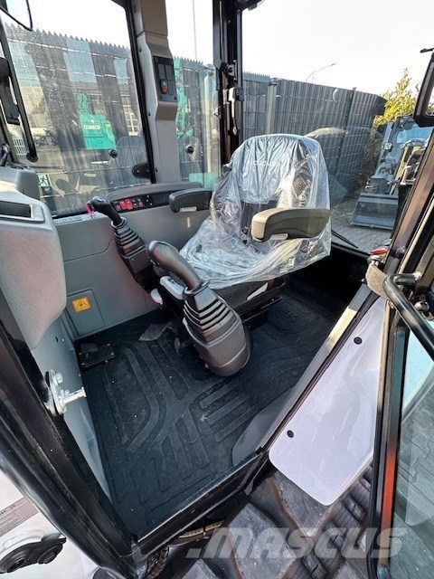 Hidromek HMK 62T Smykem řízené nakladače