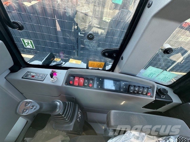 Hidromek HMK 62T Smykem řízené nakladače