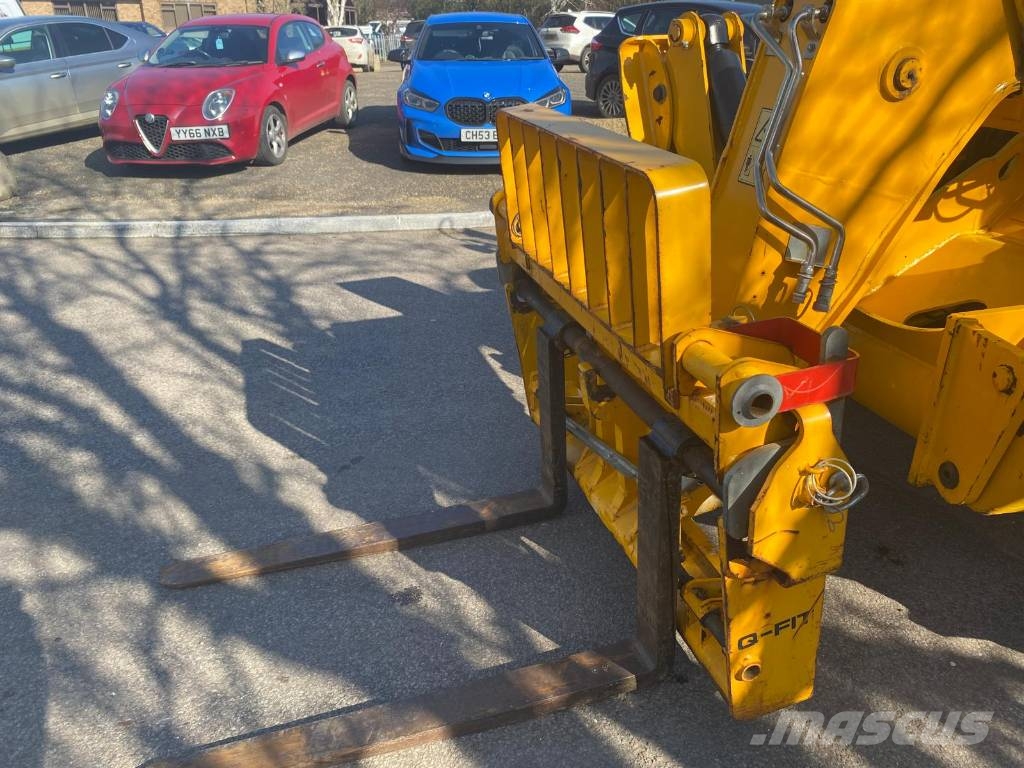 JCB 533-105 Teleskopiskie manipulatori