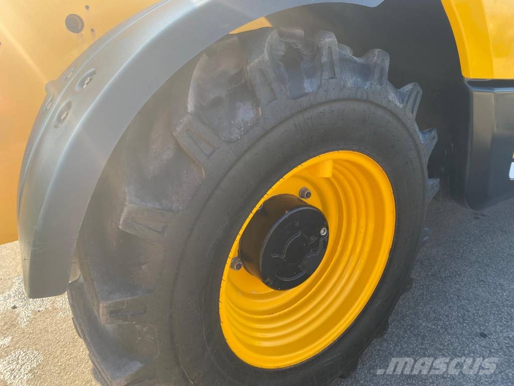 JCB 533-105 Teleskopiskie manipulatori