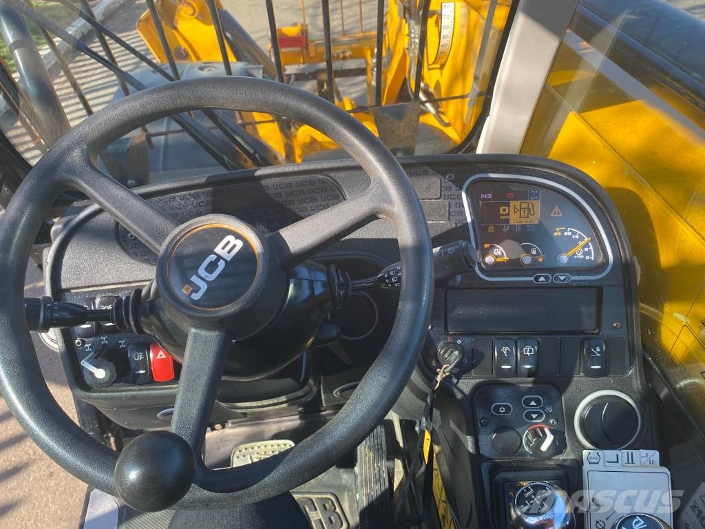 JCB 533-105 Teleskopiskie manipulatori