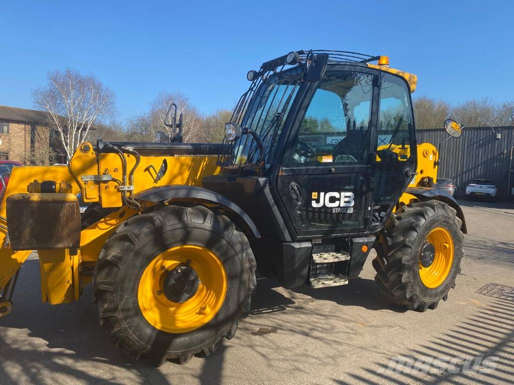 JCB 533-105 Teleskopiskie manipulatori