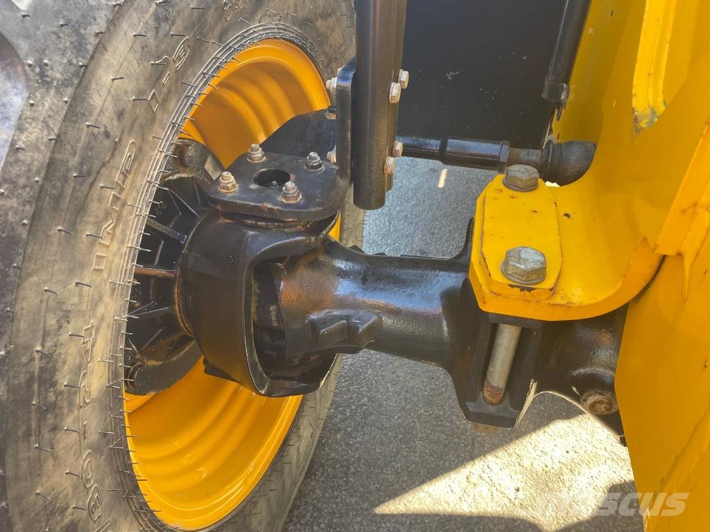 JCB 533-105 Teleskopiskie manipulatori