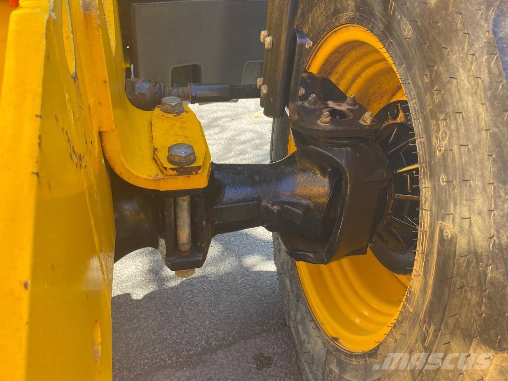 JCB 533-105 Teleskopiskie manipulatori