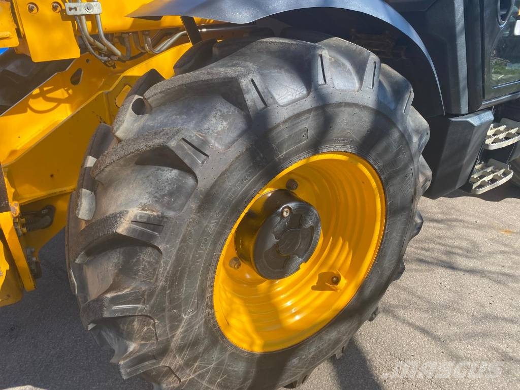 JCB 533-105 Teleskopiskie manipulatori