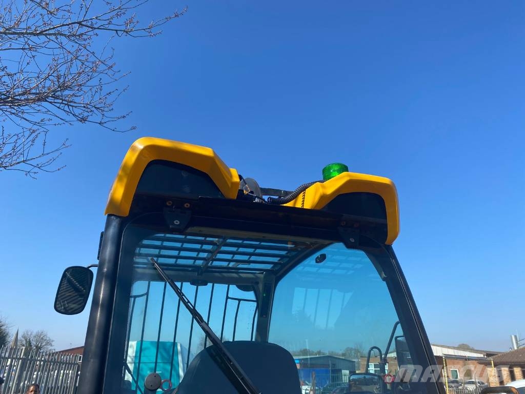 JCB 533-105 Teleskopiskie manipulatori