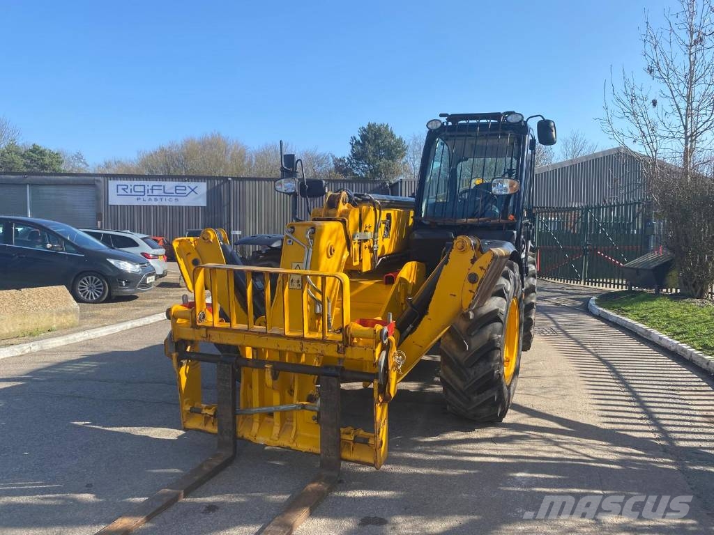 JCB 533-105 Teleskopiskie manipulatori