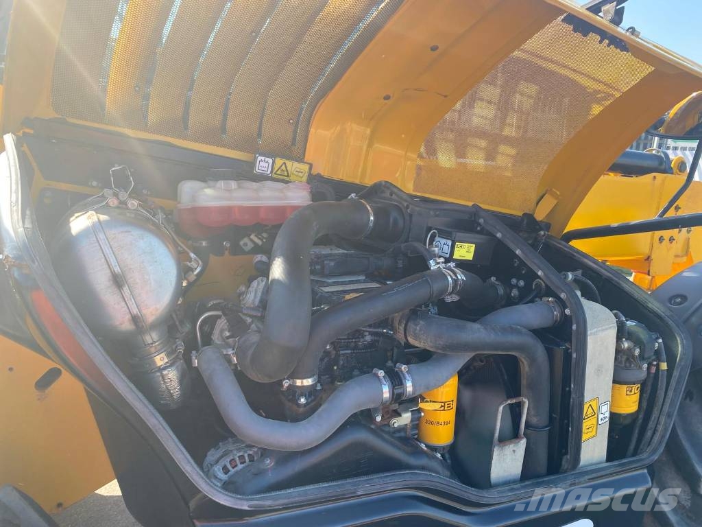 JCB 533-105 Teleskopiskie manipulatori