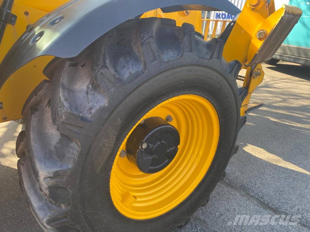 JCB 533-105 Teleskopiskie manipulatori