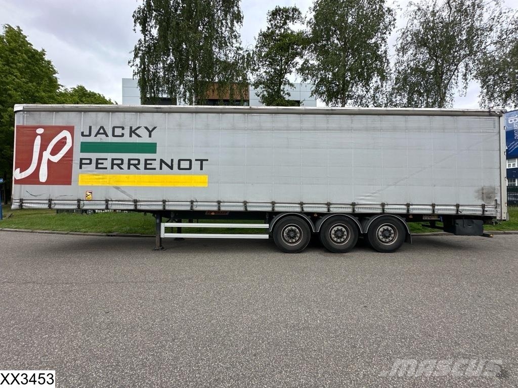 Fruehauf Tautliner Tents puspiekabes