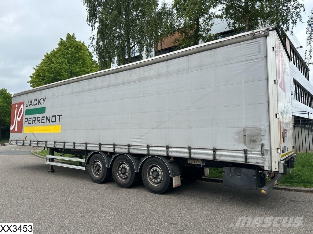 Fruehauf Tautliner Tents puspiekabes