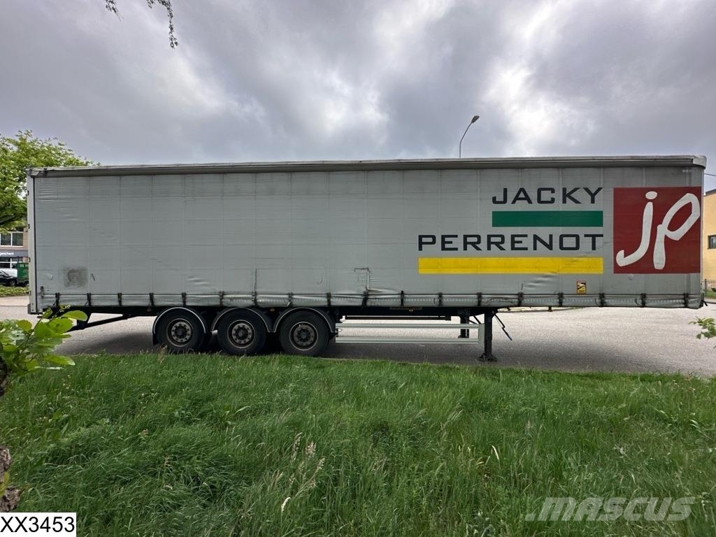Fruehauf Tautliner Tents puspiekabes