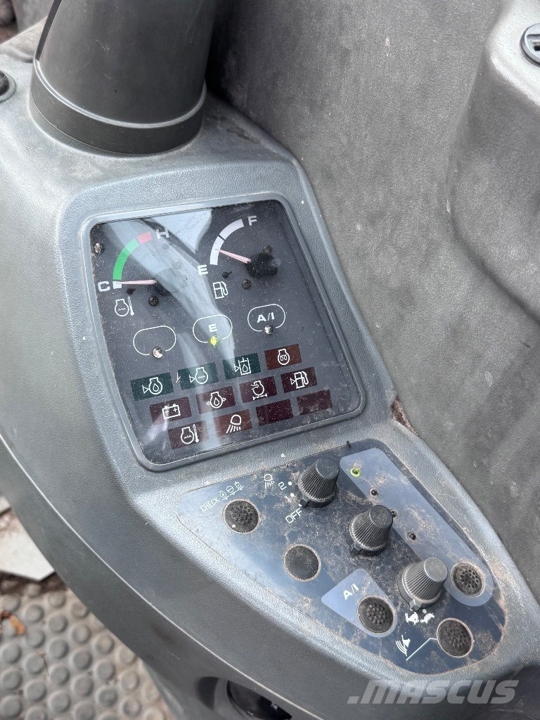 O&K MH 3.5 Mobilbagger Verstellausleger 3 Löffel MS08 Pelle sur pneus