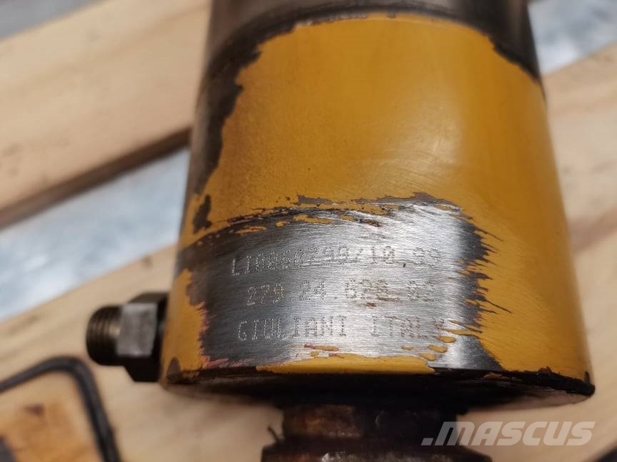 CAT TH 63 {rear power steering actuator} Sijos ir savivarčiai