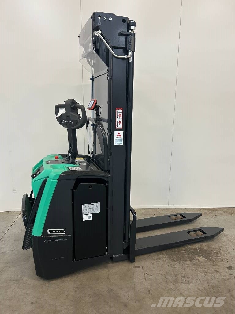 Mitsubishi SBV 16 N3 شاحنات مناولة ذاتية الدفع