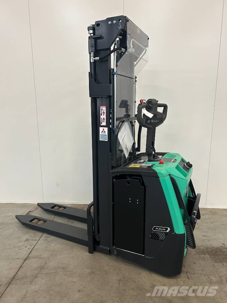 Mitsubishi SBV 16 N3 شاحنات مناولة ذاتية الدفع