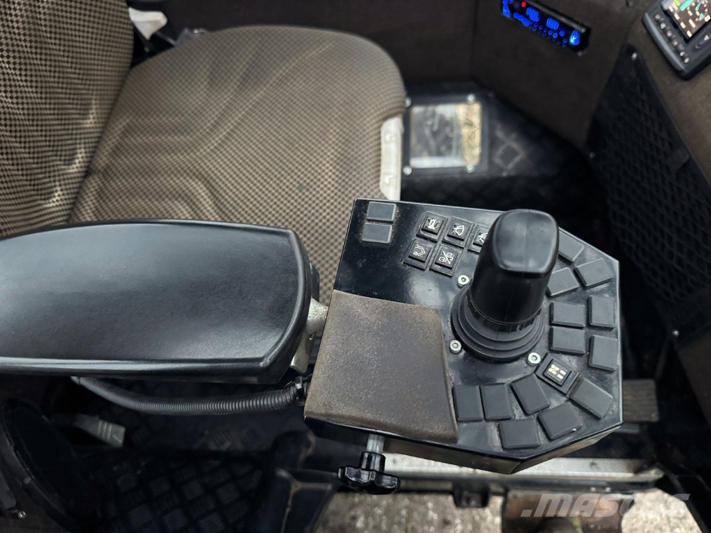 Malwa 560.3F + Farmikko 221TCE Šumarski traktori