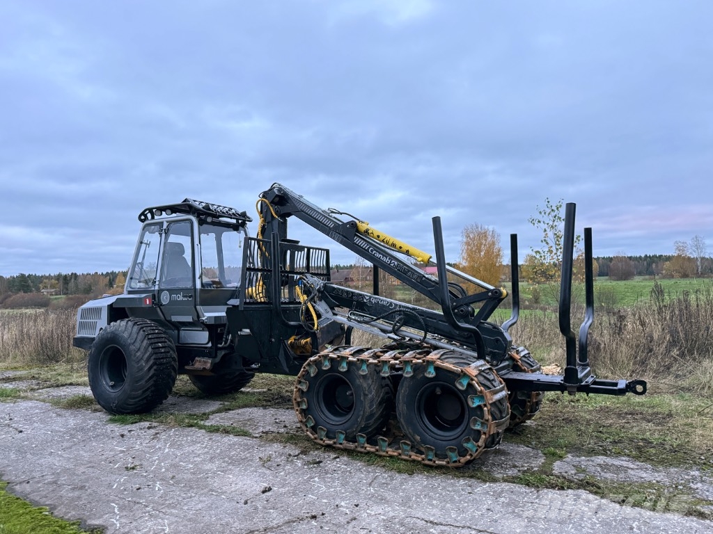 Malwa 560.3F + Farmikko 221TCE Šumarski traktori