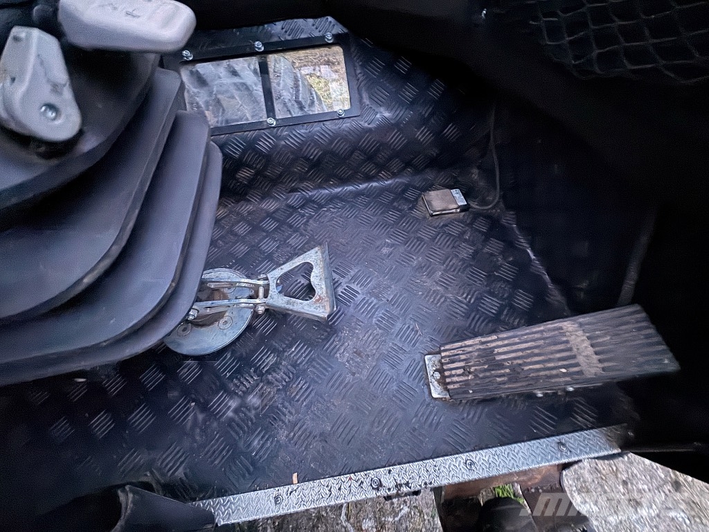 Malwa 560.3F + Farmikko 221TCE Šumarski traktori