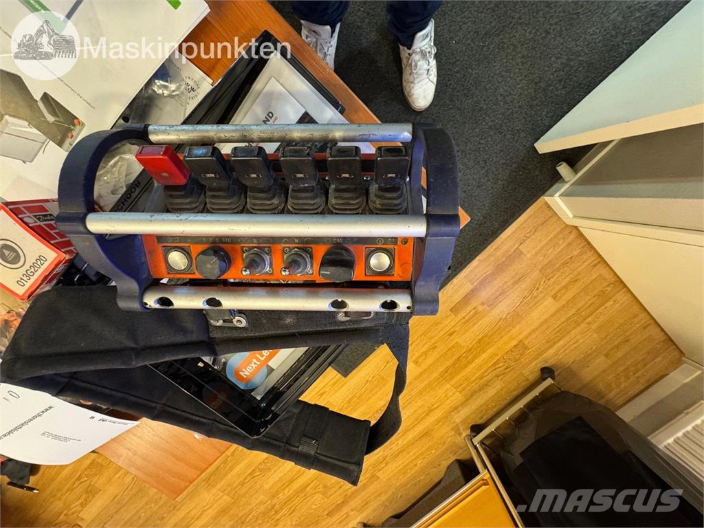 Maeda 1033 CW-1 Minikraanad