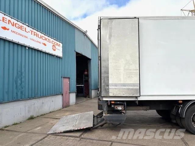 Renault D 19 D320 SLEEPERCAB 4x2 LAMBERET / THERMOKING (EU Camion cu control de temperatura