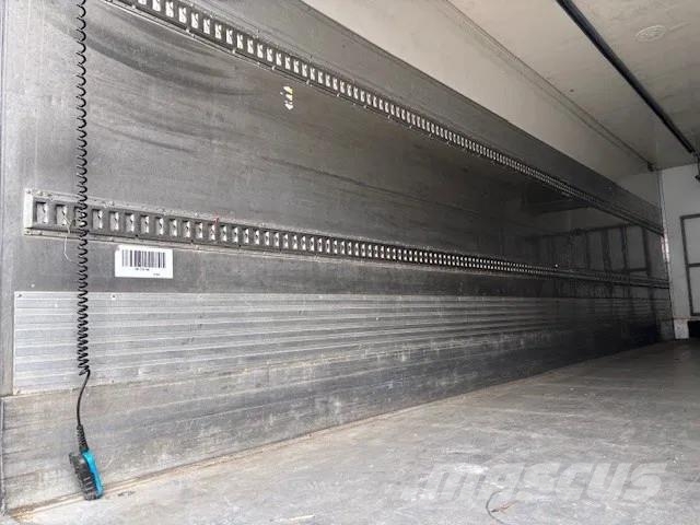 Renault D 19 D320 SLEEPERCAB 4x2 LAMBERET / THERMOKING (EU Camion cu control de temperatura