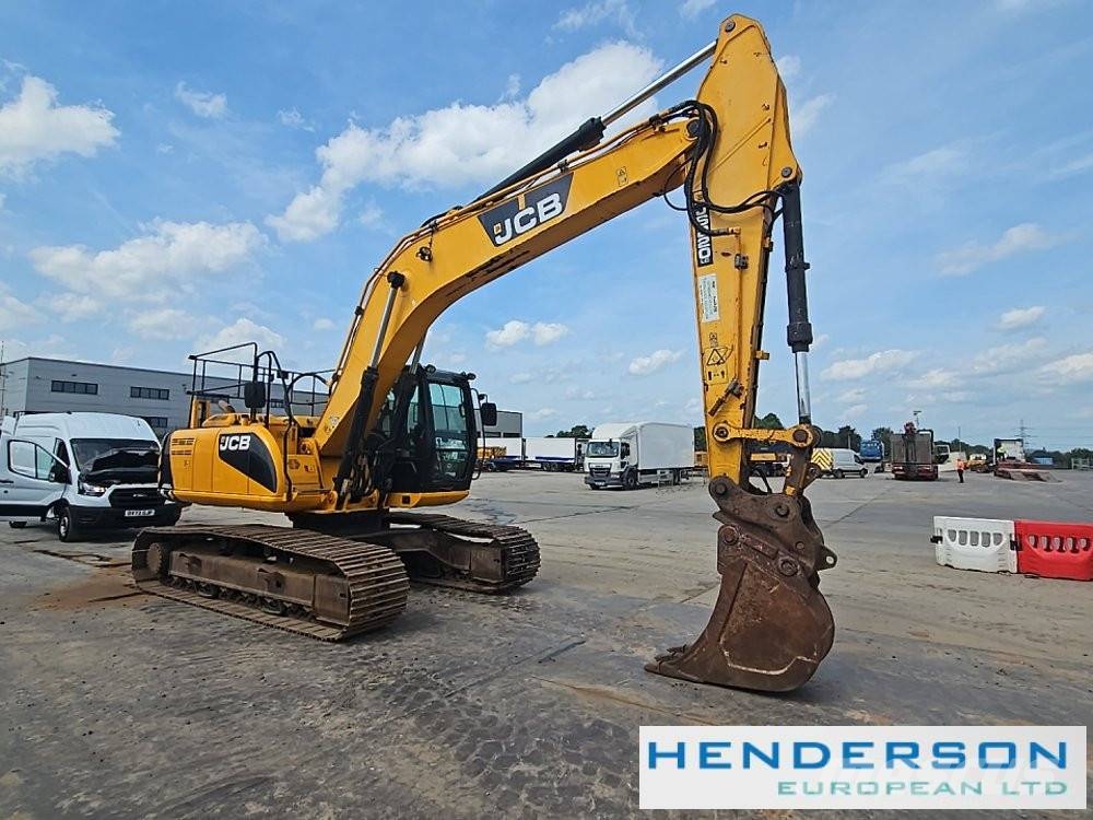 JCB JS 220 LC حفارات زحافة