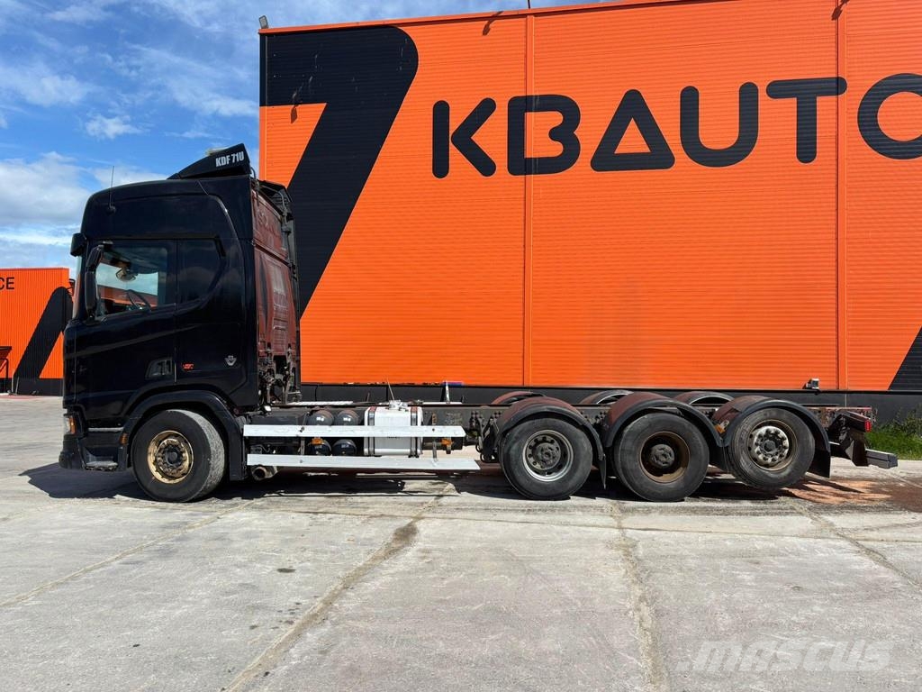Scania R 650 8x4*4 RETARDER / CHASSIS L=7600 mm Шасси с кабиной