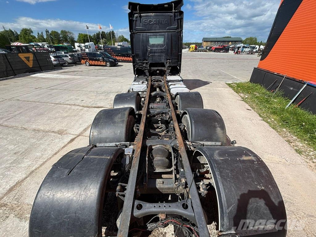 Scania R 650 8x4*4 RETARDER / CHASSIS L=7600 mm Шасси с кабиной