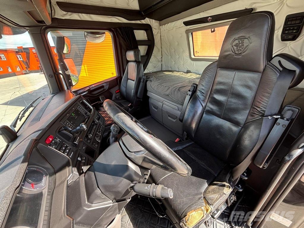 Scania R 650 8x4*4 RETARDER / CHASSIS L=7600 mm Шасси с кабиной