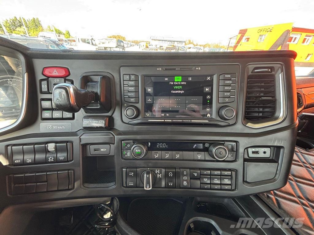 Scania R 650 8x4*4 RETARDER / CHASSIS L=7600 mm Шасси с кабиной