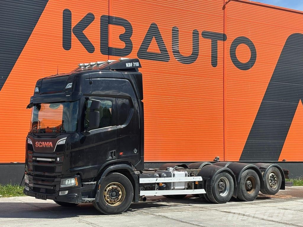 Scania R 650 8x4*4 RETARDER / CHASSIS L=7600 mm Шасси с кабиной