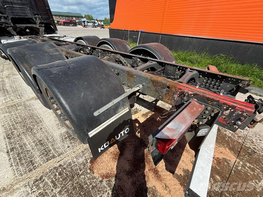Scania R 650 8x4*4 RETARDER / CHASSIS L=7600 mm Шасси с кабиной