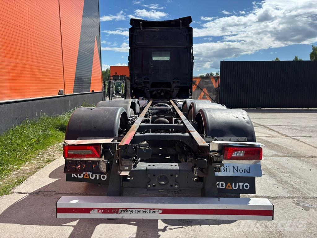 Scania R 650 8x4*4 RETARDER / CHASSIS L=7600 mm Шасси с кабиной