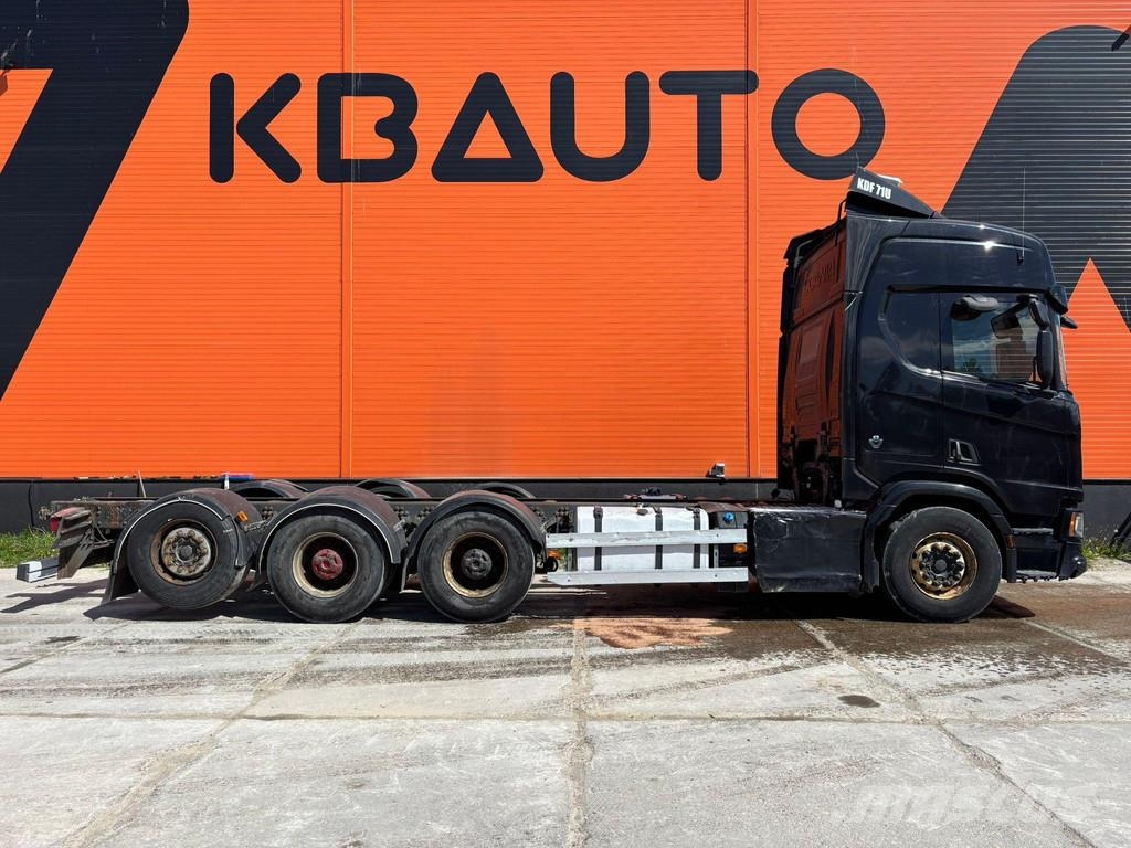 Scania R 650 8x4*4 RETARDER / CHASSIS L=7600 mm Шасси с кабиной