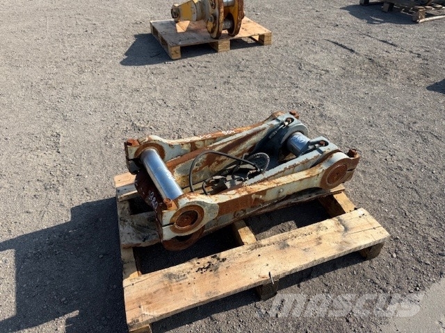 Liebherr 904 Connection Link Backhoes