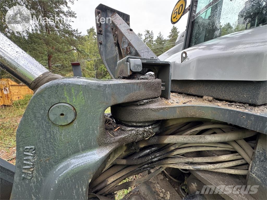 Lännen 860K Premium Frontaliniai krautuvai ir ekskavatoriai