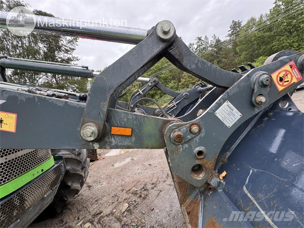 Lännen 860K Premium Frontaliniai krautuvai ir ekskavatoriai