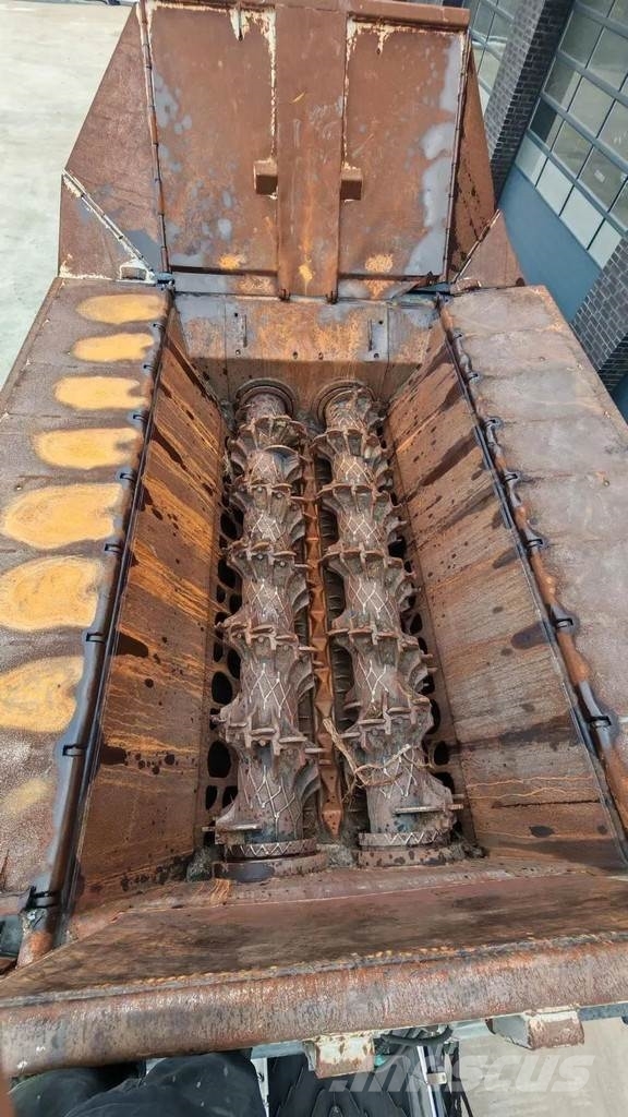 Komptech CRAMBO 6000 MOBILE SLOW-SPEED SHREDDER ماكينات تقطيع أخشاب الحراجة