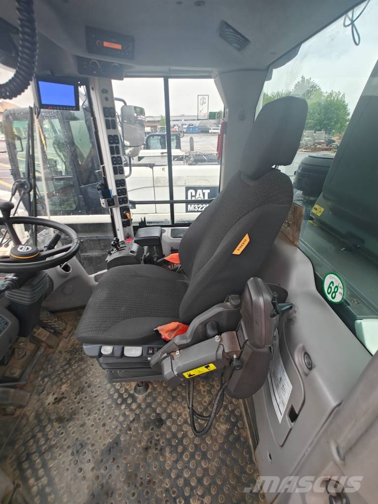 Volvo L 90 H Incarcator pe pneuri