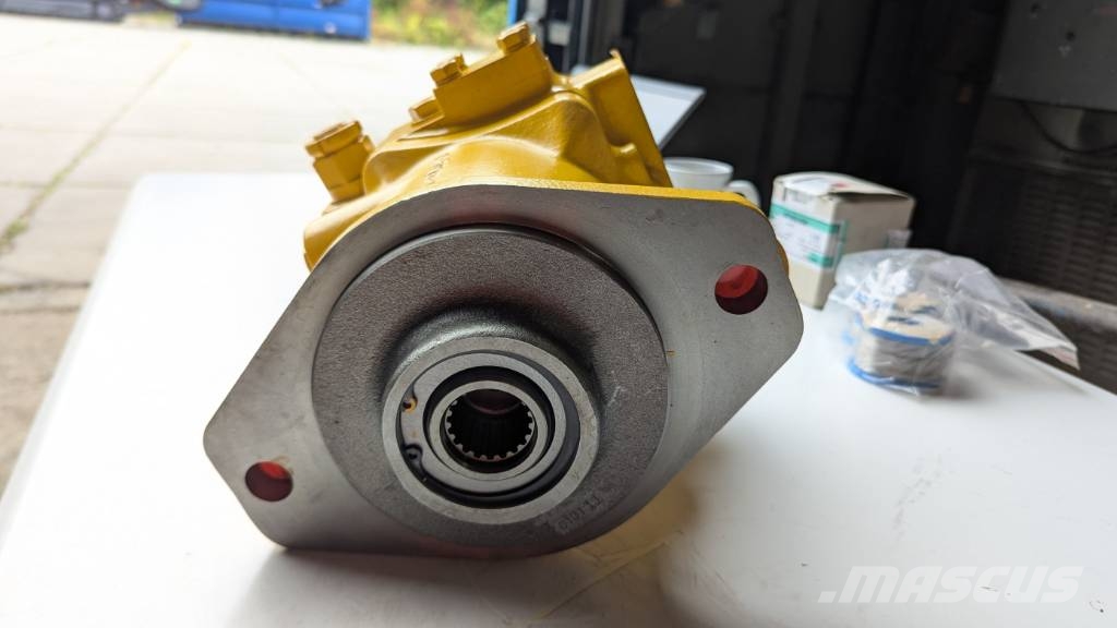 Komatsu D65PX-15 - HYDRAULIC MOTOR ASSY - 708-7L-00040 Hidráulicos