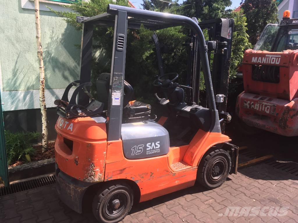 Toyota 7 FGF 15 /42/ V-3093 OB Gázüzemű targoncák