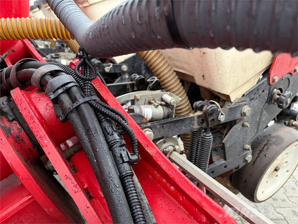 Horsch MAISTRO 8 CC ماكينات البذر الدقيق