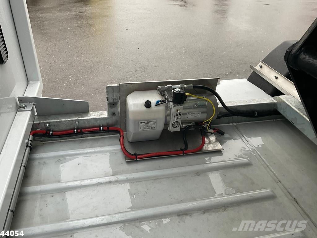 Peugeot E-Expert 100% elektrisch kippende zijlader Müllwagen