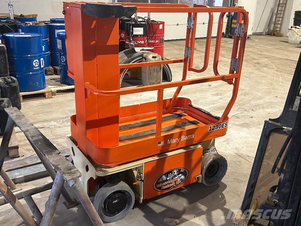 JLG 1230 ES رافعات السارية الرأسية